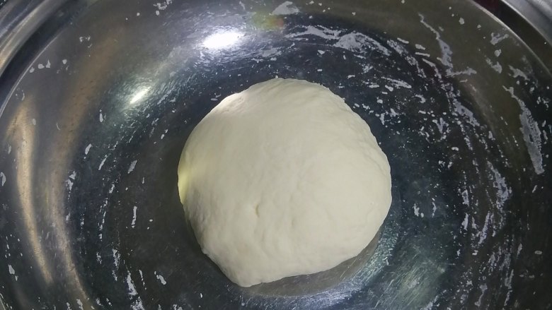 鲜肉小馄饨,揉成光滑的面条,松弛20分钟