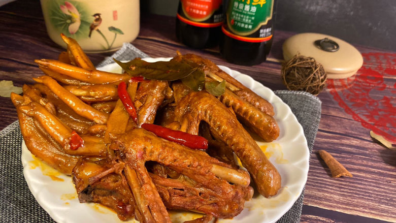 麻辣鸭翅,简单的麻辣鸭翅,超级美味。