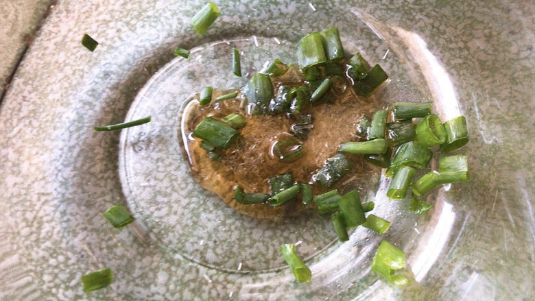 鲜肉小馄饨,味精、盐、<a style='color:red;display:inline-block;' href='/shicai/ 714'>鱼露</a>,然后加入适量清水,有高汤的更好