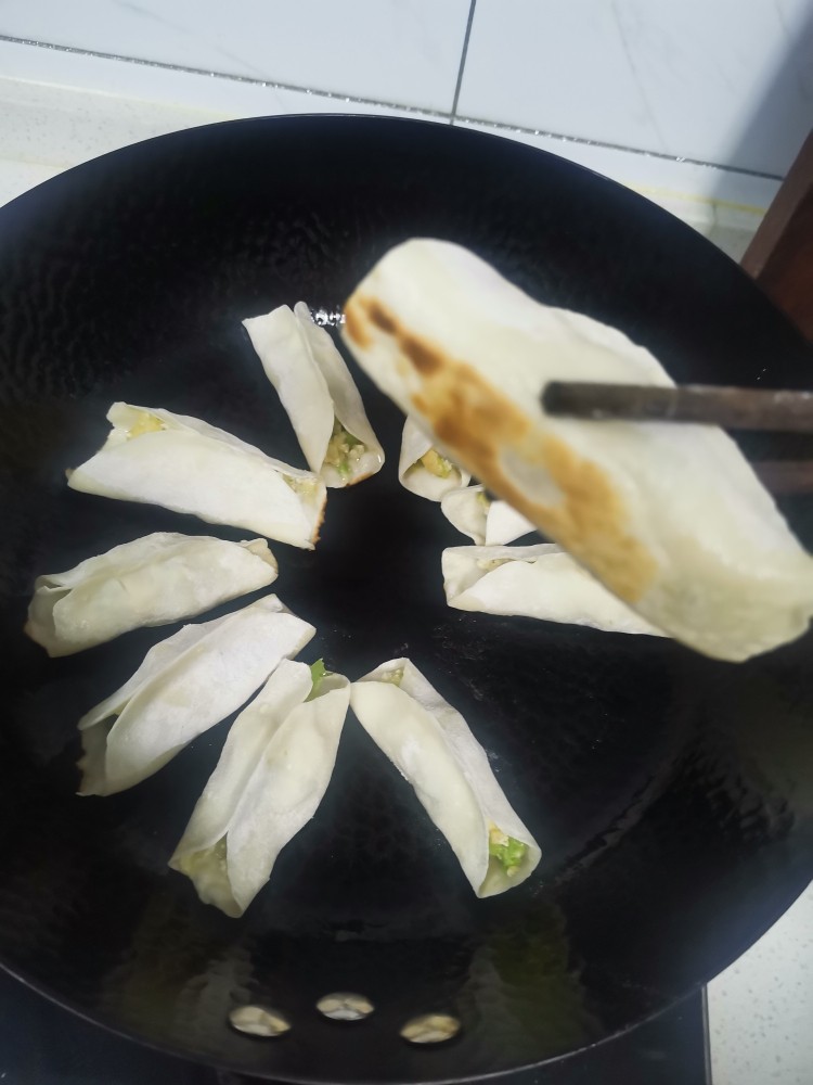 素锅烙,剪到底下面色