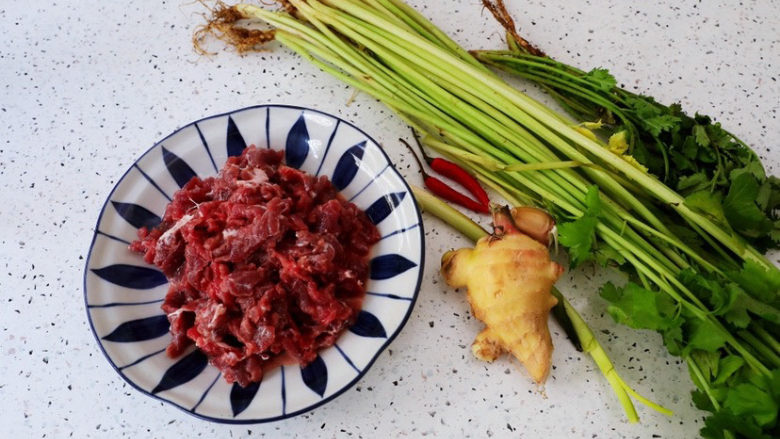 小炒黄牛肉,准备好材料