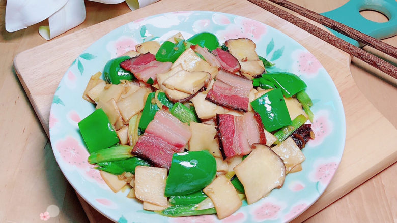 杏鲍菇炒腊肉,超好吃哟!