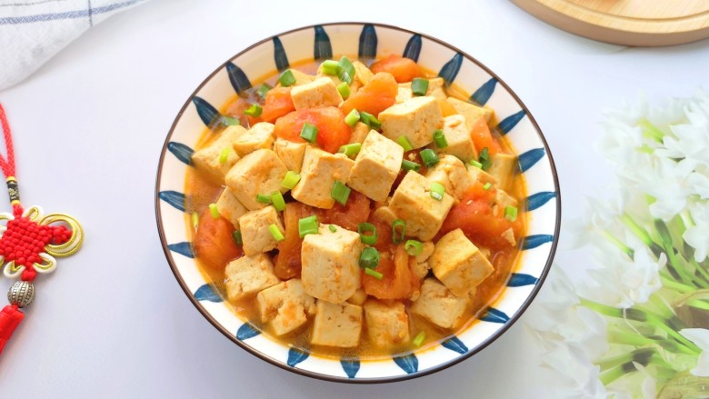西红柿炒豆腐,连汤汁都不剩的一道菜!