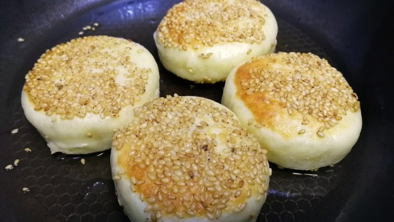 山药小饼,淡淡的奶香味,非常松软。