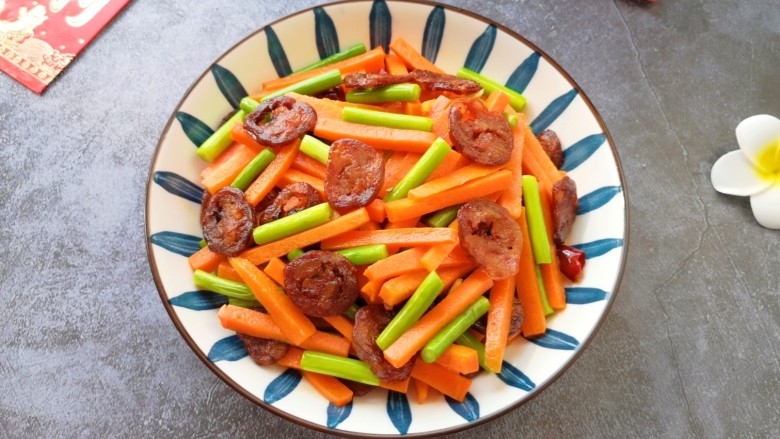 胡萝卜炒腊肉,我要吃饭啦!