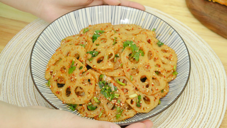 香辣藕片,香辣爽口的香辣藕片就做好了