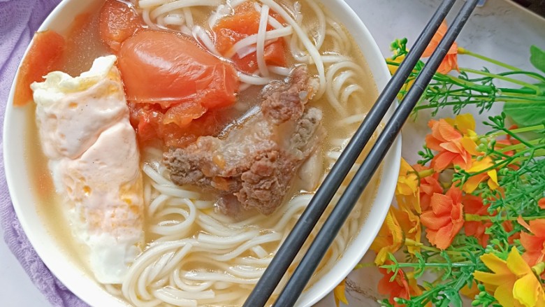 番茄牛骨汤,也是非常美味的!
