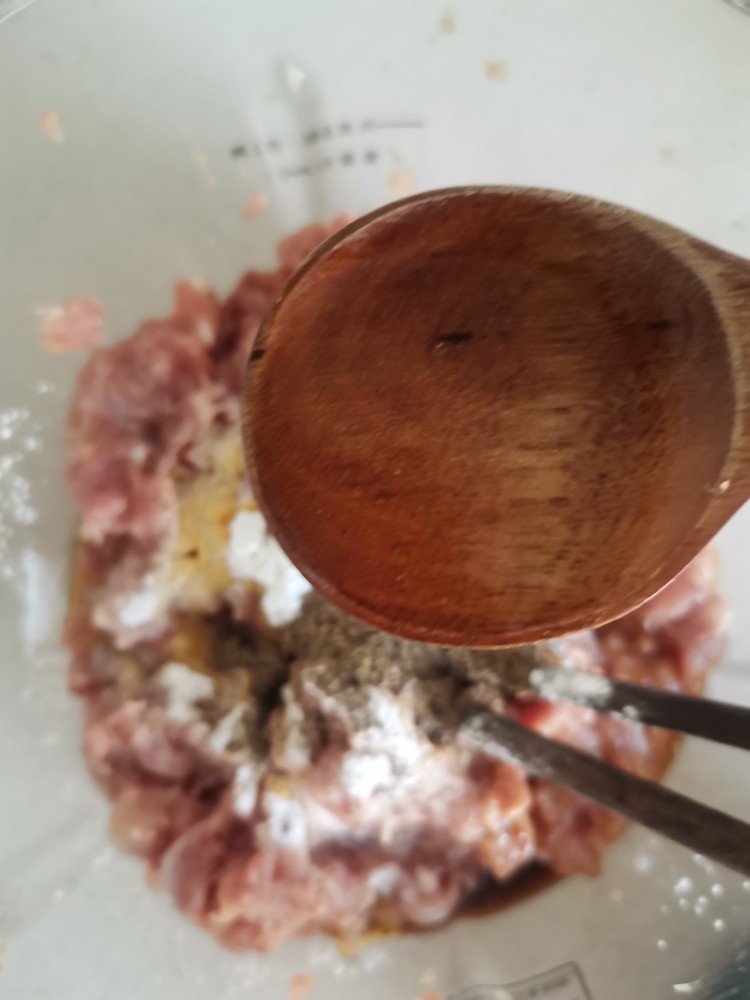 玉米肠,加入姜水