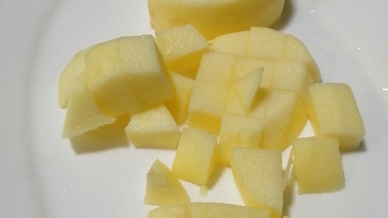 水果汤圆,切成小丁备用