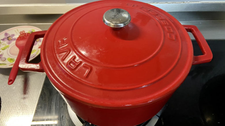 番茄牛骨汤,转小火,炖煮80分钟
