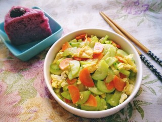 黄瓜炒胡萝卜