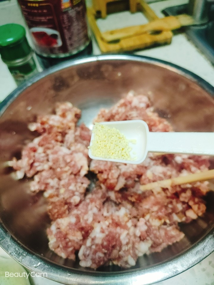 家常肉丸粉丝汤,鸡精