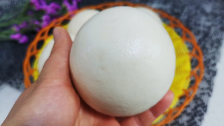 纯手工米酒醪糟馒头,米酒醪糟馒头就做好了,白白胖胖的,超级光滑