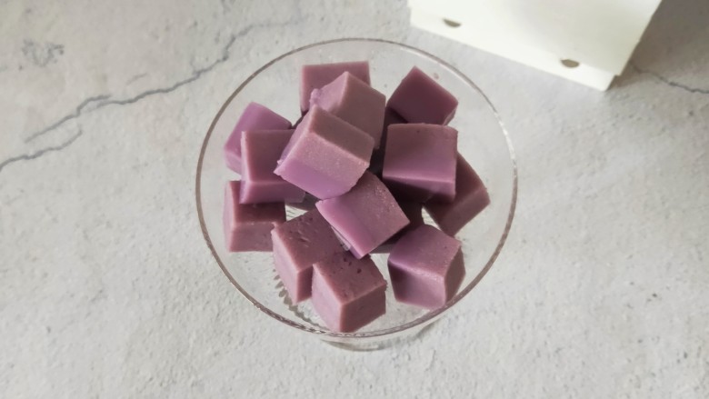 紫薯布丁,入口即化的美容甜品,富含丰富的青花素!