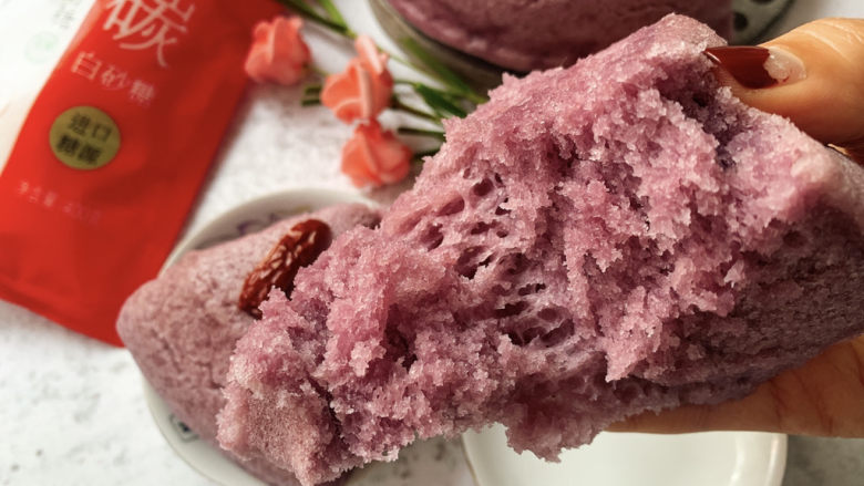 紫薯发糕,热食粘软,冷食Q弹的紫薯发糕就做好啦~