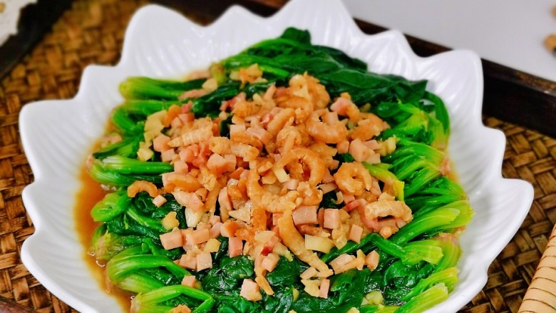 上汤菠菜,简单快手巨好吃,菠菜这样做比炒的好吃呦~