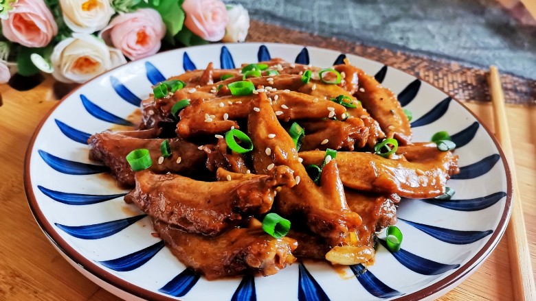 蒜香鸡翅尖,诱人的成品图!