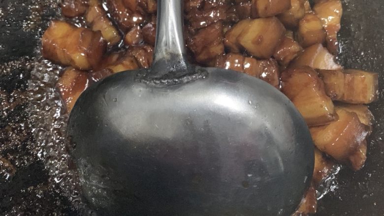 家常红烧肉,直到全部汁水浓稠即可。