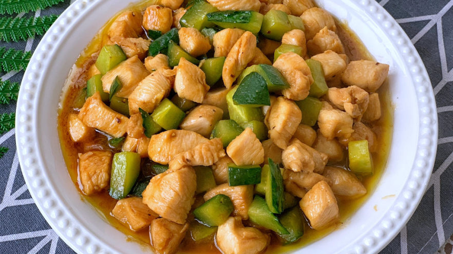 低脂低卡黄瓜嫩炒鸡丁