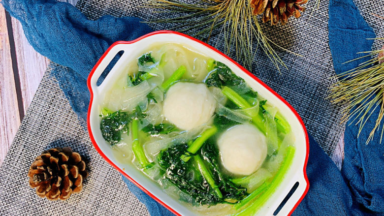 茼蒿鱼丸汤,茼蒿鱼丸汤,成品图