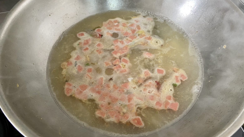 上汤菠菜➕白毛浮绿水,红掌拨清波,加入一碗清水煮开