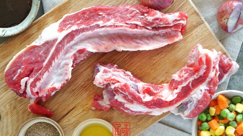 藤椒味儿的彩蔬牛肉丸,你绝对没有吃过,1、准备好食材。