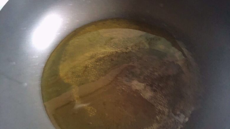 茄汁带鱼,热锅凉油