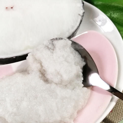 菠菜鱼丸汤,鱼肉剁细一些会比较好,里面可以加入一些淀粉,鱼丸子会更有弹性。