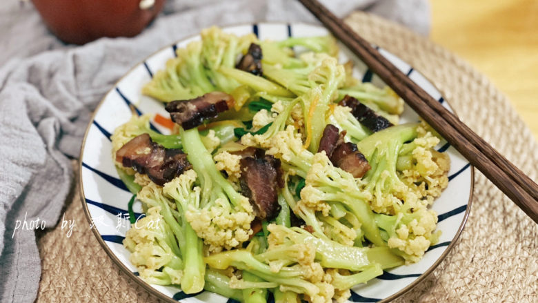 腊肉炒花菜,成品5;