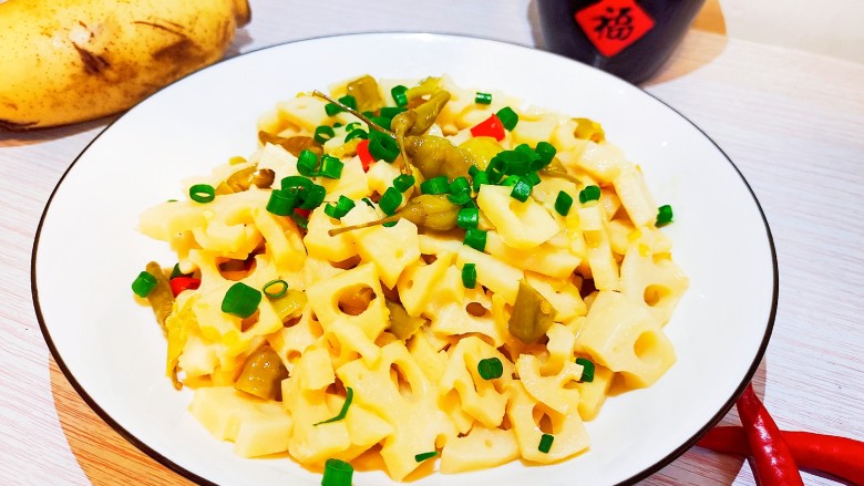 泡椒藕丁,味道很刺激,多吃了两碗饭。