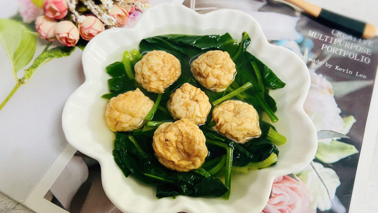 菠菜鱼丸汤,菠菜鱼丸汤成品图