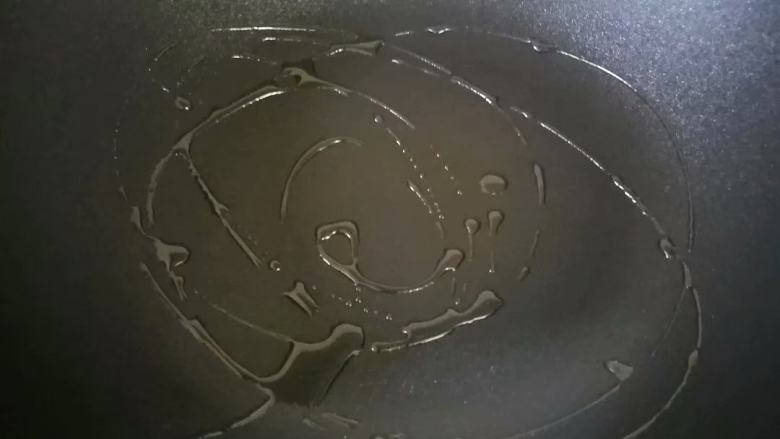 家常炒冷饭,热锅入油