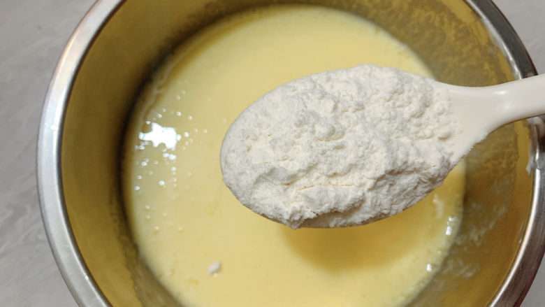 橙子蛋糕,鸡蛋液中加入8勺的面粉