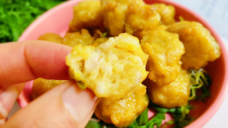 豆腐肉丸子,酥脆里嫩,一口一个好吃停不下来!