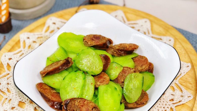 黄瓜炒腊肠