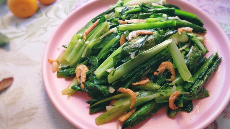 清炒油麦菜,鲜香脆嫩,特别好吃的素菜。