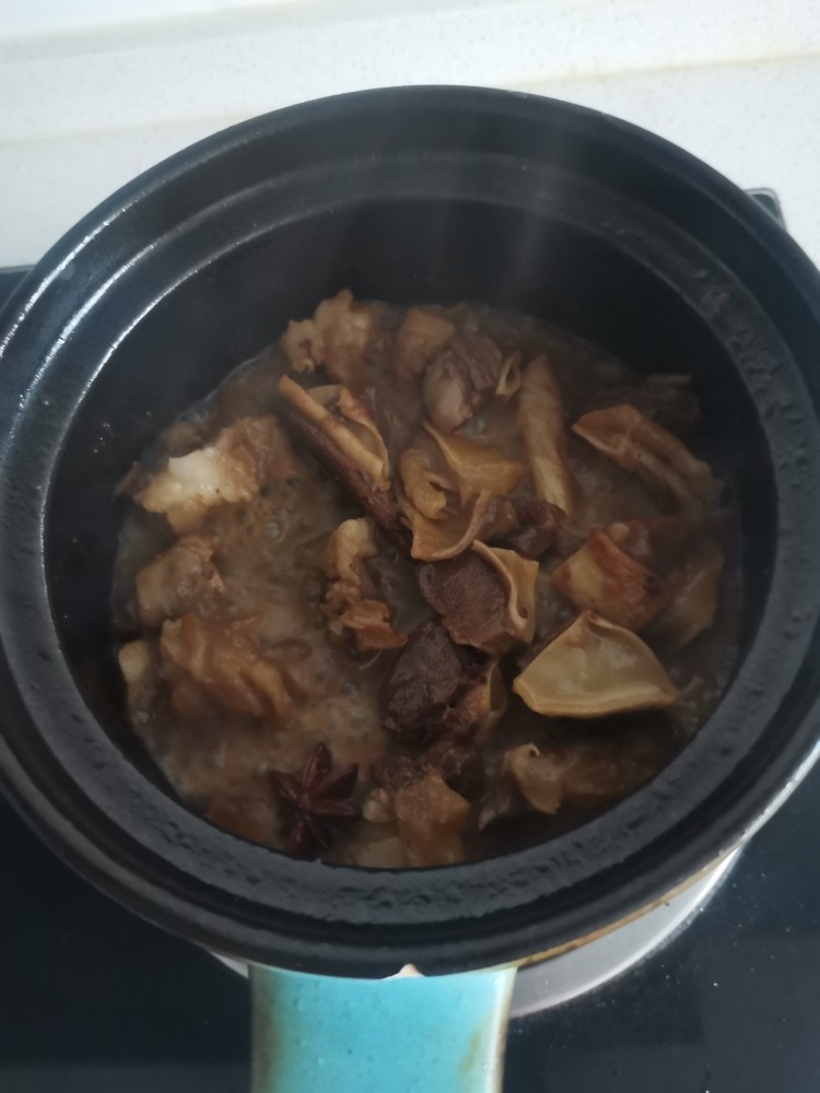 红烧牛肉,小火慢炖