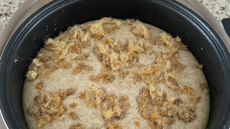 杂粮木糖醇电饭煲蛋糕,出锅了~