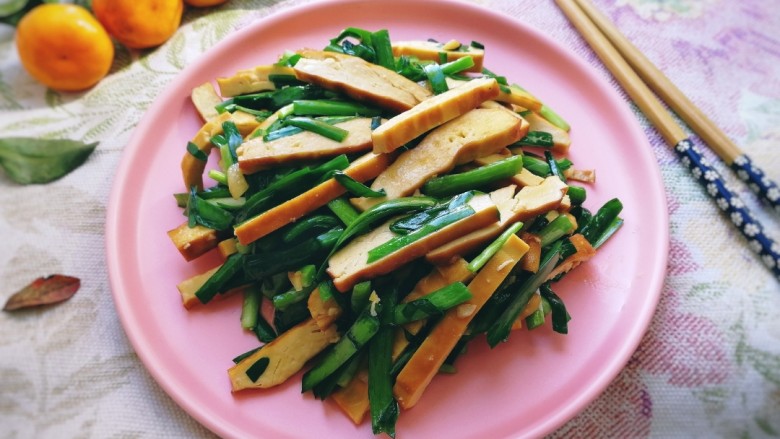 韭菜炒香干,家庭小炒,鲜香入味。