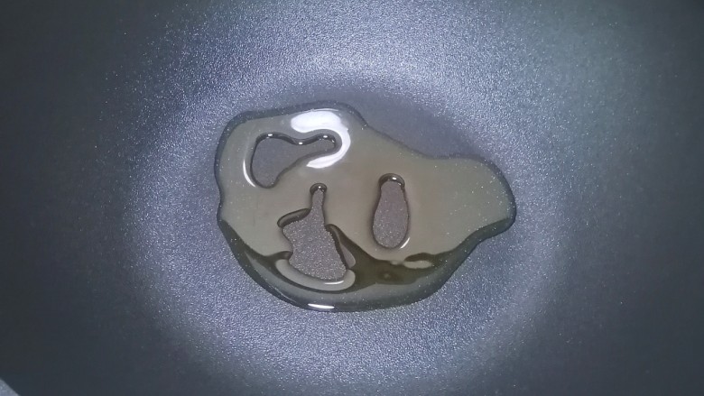 清炒油麦菜。,热锅入油