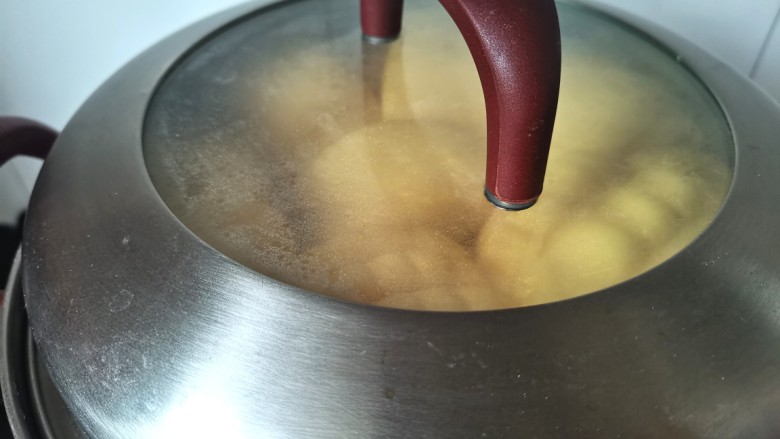 玉米馒头,醒发好水开蒸15分钟,焖5分钟