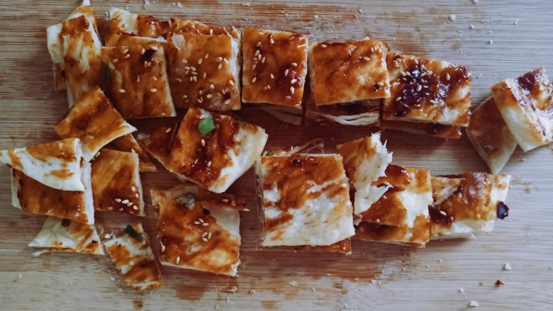舔手指的酱香饼