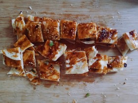 舔手指的酱香饼