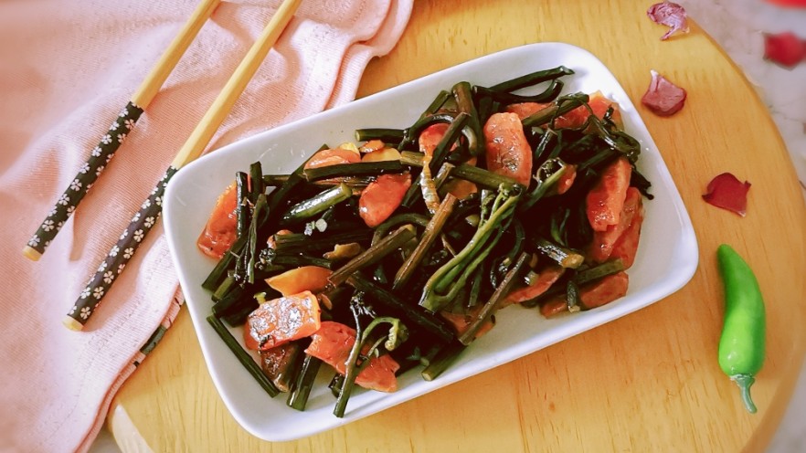 蕨菜炒腊肉