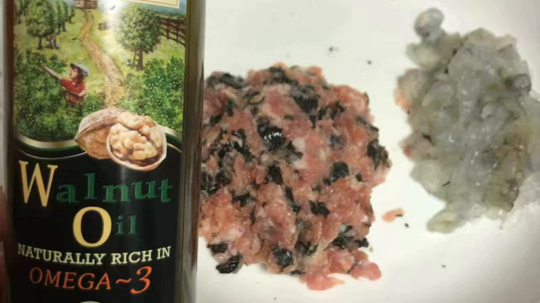 手工小混沌(抄手),加入核桃油