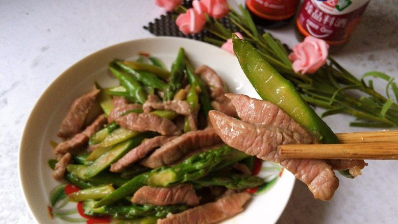 芦笋炒牛肉,牛肉细嫩,芦笋脆~荤素搭配,完美~