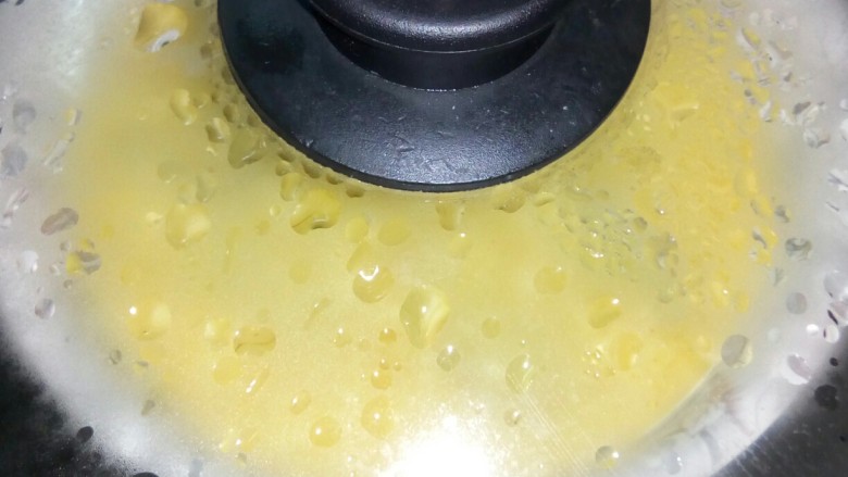 花甲蒸蛋,再次上锅蒸五分钟。
