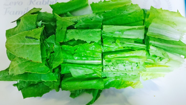 凉拌油麦菜,切段,稍长一些