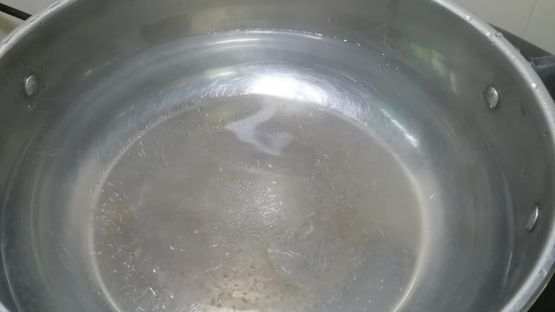 清炒油麦菜.,烧一锅开水