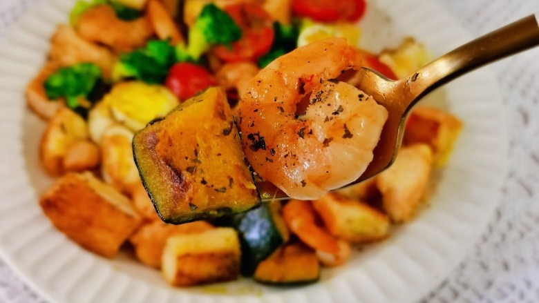 什锦虾仁,食材丰富,营养均衡。